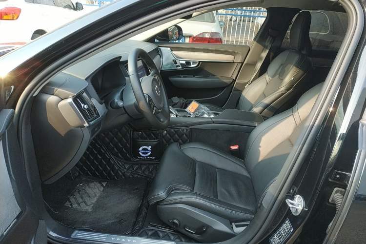 Used Volvo S90 2024 B5 Luxury Smart Edition