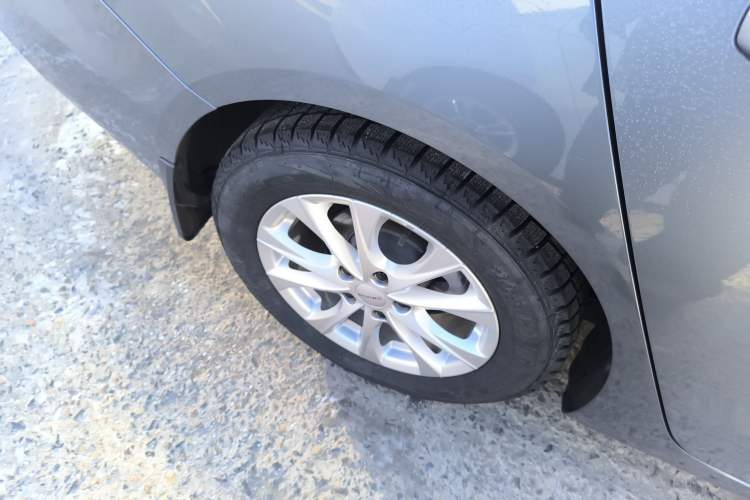 Used Roewe i5 2023 1.5L Manual Comfort Edition
