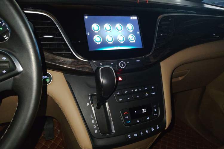 Used Buick GL8 2018 ES 28T Premium Model China VI Standard
