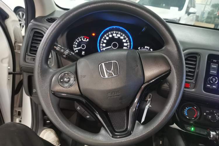 Used Honda Vezel 2015 1.8L CVT 2WD Elite Model

