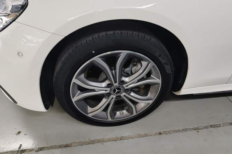 Used Mercedes-Benz E-Class 2021 Restyled E 300 L Sporty and Stylish Edition
