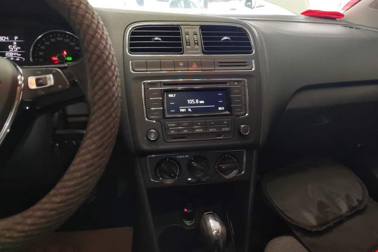 Used Volkswagen Polo 2016 1.6L Automatic Comfort Model
