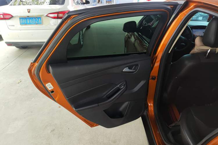 Used Ford Focus 2017 Hatchback 1.6L Automatic Fashion Edition Smart Drive Version
