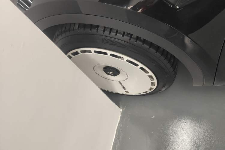 Used Tesla Model Y 2021 Long-Range All-Wheel-Drive Version