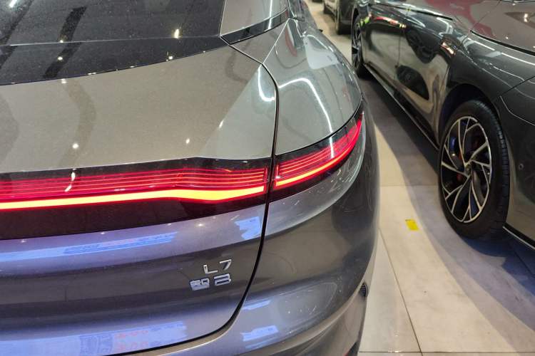 Used  L7 2022 Dynamic Model
