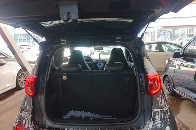 Used Chery Little Ant 2022 Revised Version Sweet Pink Edition Half-Sugar Version Lithium Iron Phosphate 30.7 kWh 30 kW 301 km