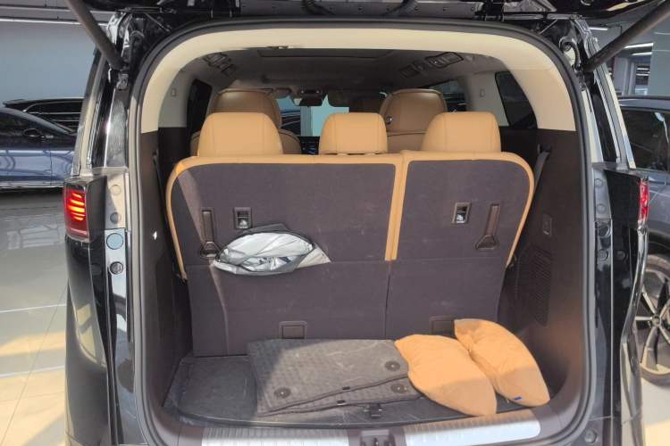 Used Denza D9 2024 DM-i 1050 Luxury Model