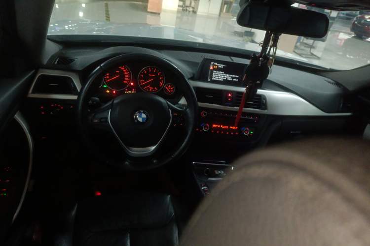 Used BMW 3 Series GT 2013 320i Leading Model
