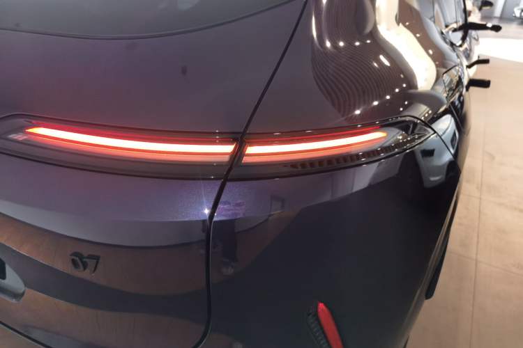 Used  07 2024 Ultra Range-Extended Four-Wheel Drive