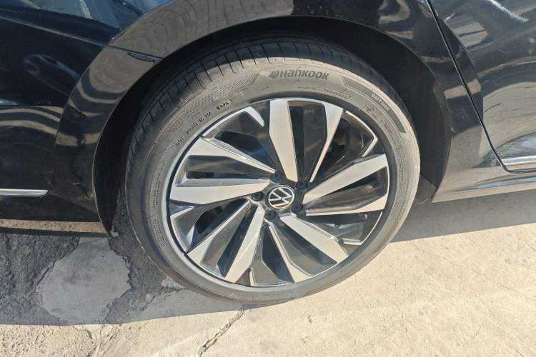 Used Volkswagen Passat 2025 Outstanding Model 380TSI Dragon Glory Edition
