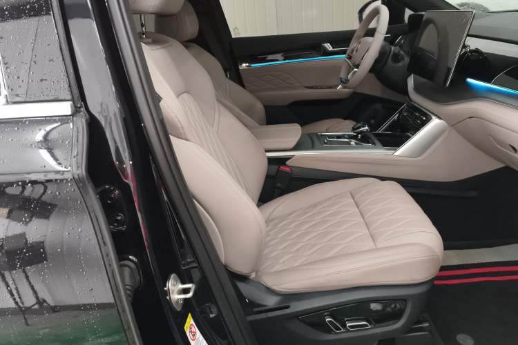 Used BYD Tang New Energy 2024 DM-i Glory Edition 112KM Prestige Model
