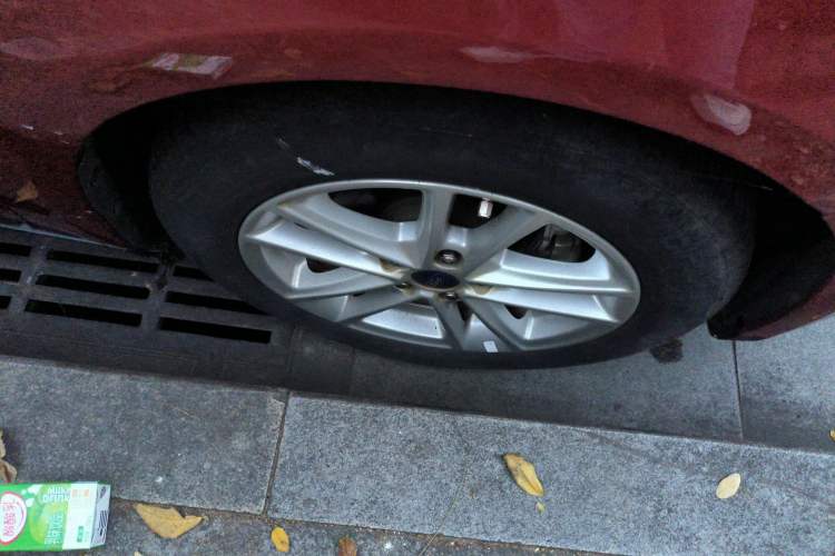 Used Ford Focus 2017 Sedan 1.6L Automatic Fashion Edition Smart Drive Version
