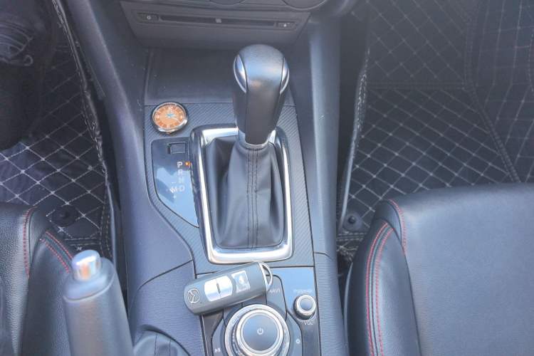 Used Mazda Mazda 3 Axela 2014 Sedan 1.5L Automatic Comfort Model
