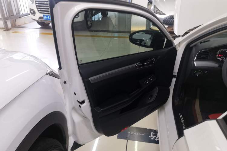 Used Volkswagen Lamando 2019 230TSI DSG Vision Edition China VI Standard
