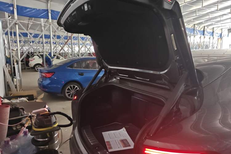 Used  11 2022 Long-Range Dual-Motor Luxury Edition 4 Seats
