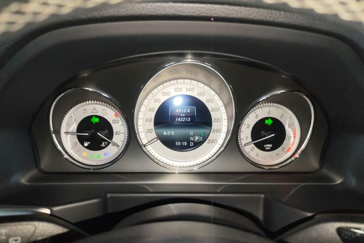 Used Mercedes-Benz GLK-Class 2013 GLK 300 4MATIC Dynamic Sunroof Model