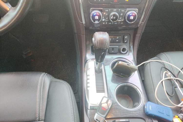 Used Buick Enclave 2014 3.6L Two-Wheel Drive Elite Comfort Version