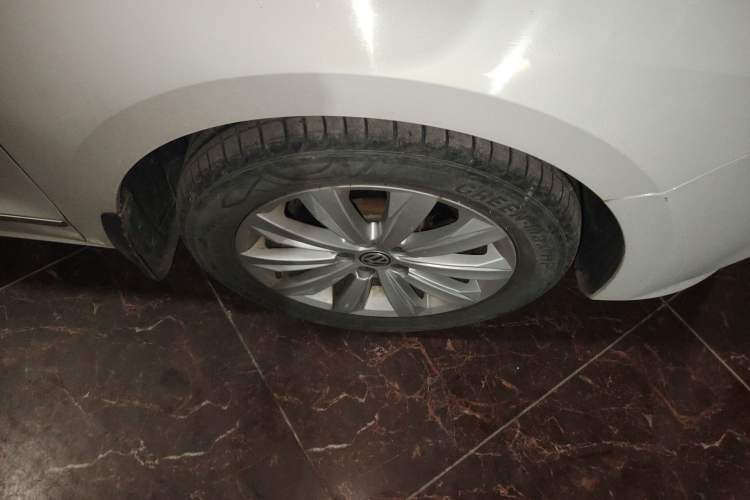 Used Volkswagen Bora 2016 1.6L manual Comfort trim level
