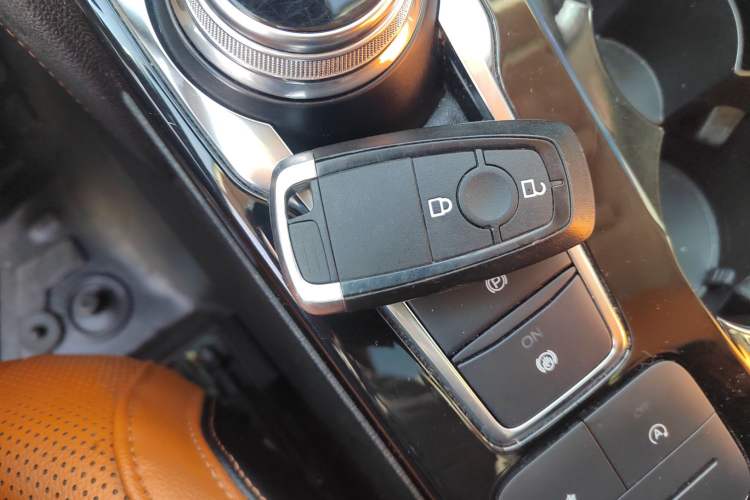 Used Ford Escape 2020 EcoBoost 245 Two-Wheel-Drive Titanium Edition
