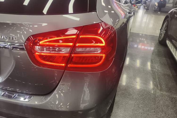 Used Mercedes-Benz GLA 2015 GLA 220 4MATIC Fashion Model
