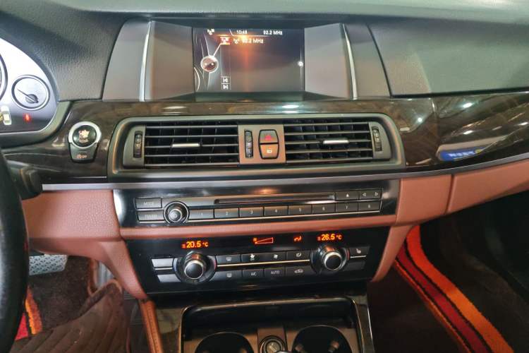 Used BMW 5 Series 2014 525Li Leading Model