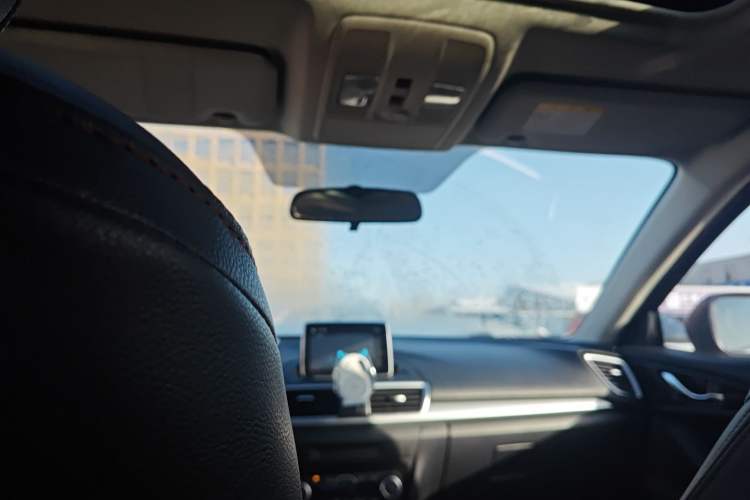 Used Mazda Mazda 3 Axela 2016 Sedan 1.5L Automatic Luxury Model
