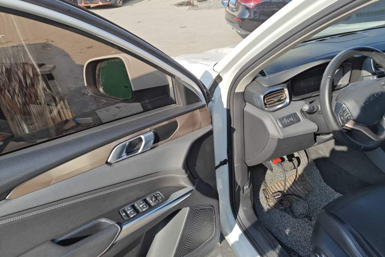 Used Lynk & Co 01 2017 2.0T Two-Wheel Drive Pro Edition
