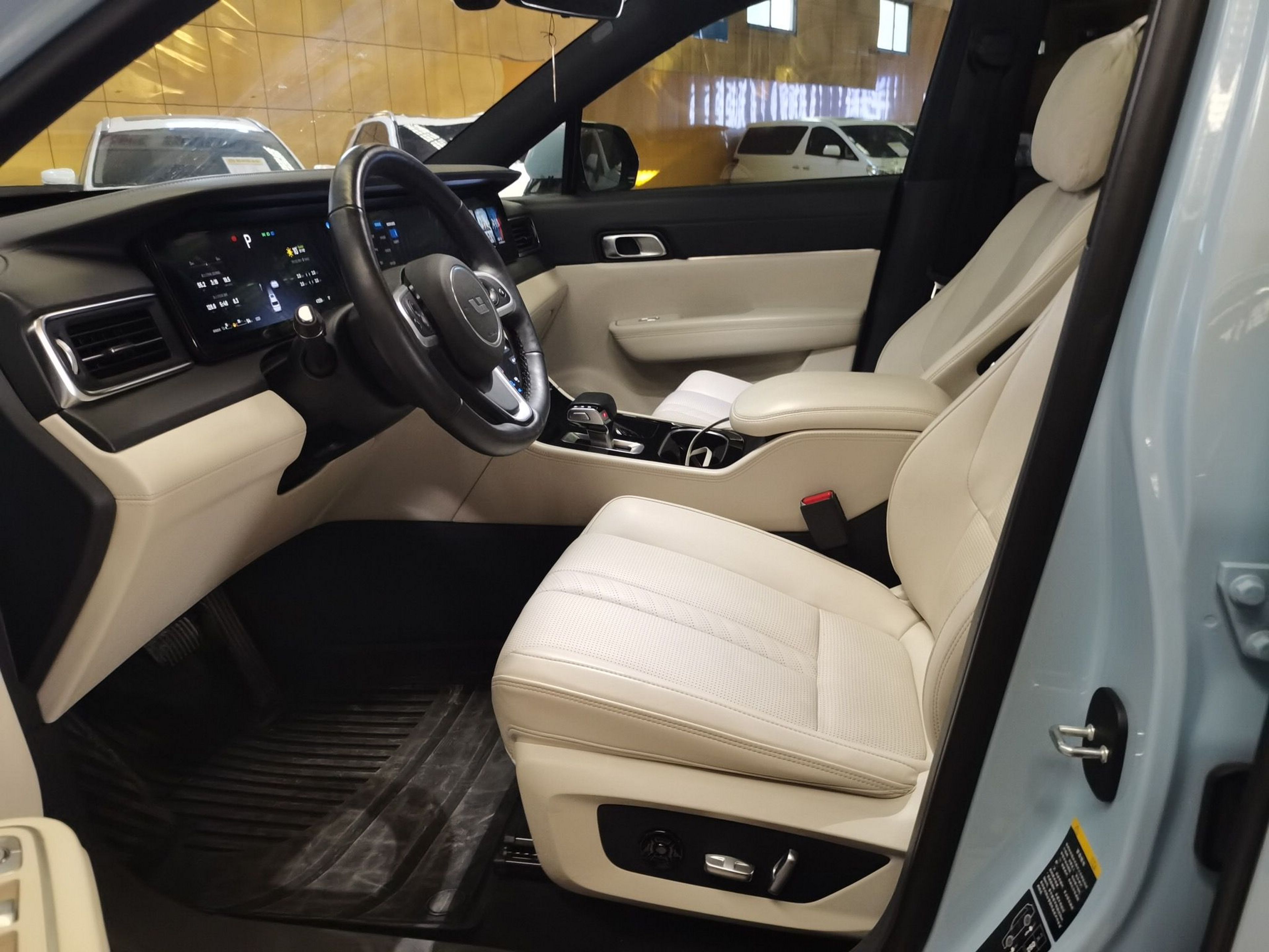 المقاعد الأمامية داخل السيارة