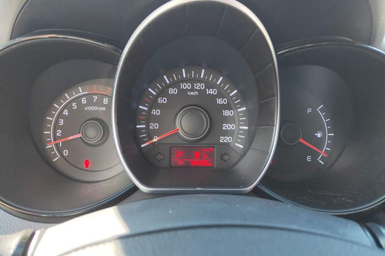 Used Kia K2 2015 Hatchback 1.4L AT GLS Cool Edition
