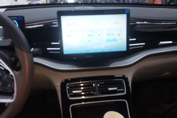 Used BYD Qin PLUS 2024 Honor Edition EV 420KM Leading Model
