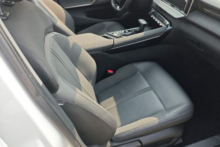 Used Baojun RC-5 2020 1.5T CVT Smart Shine Flagship Edition
