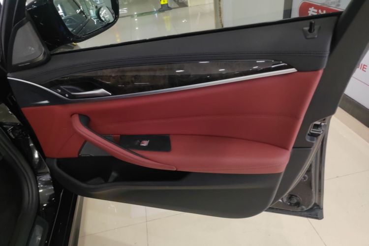 Used BMW 5 Series 2018 530Li Leading Model M Sport Package