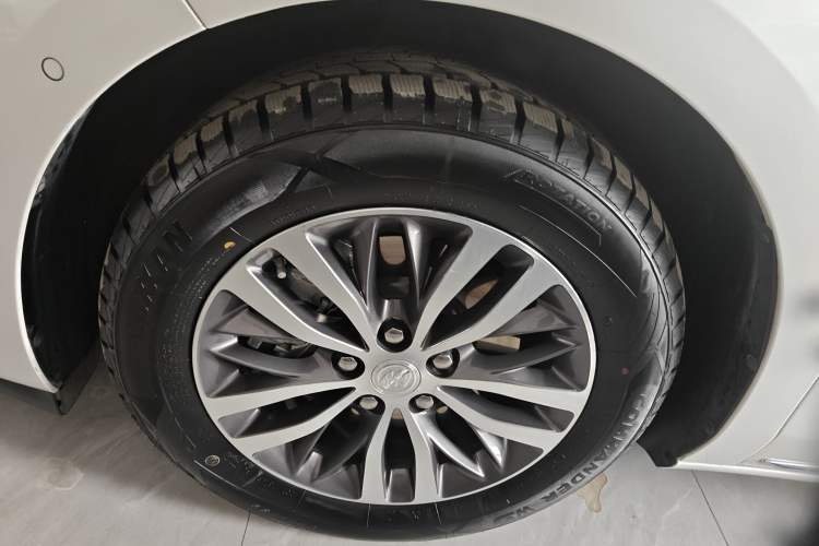 Used Buick GL8 2023 ES Lu Zun Deluxe Model
