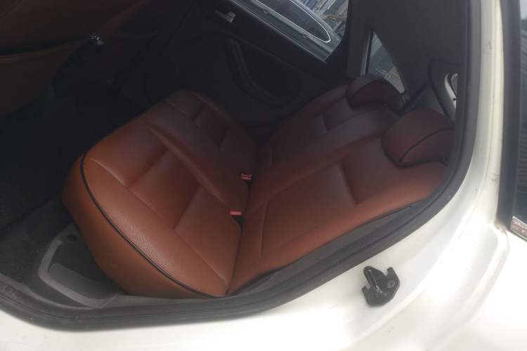 Used Ford Focus 2013 Hatchback Classic 1.8L Automatic Base Model
