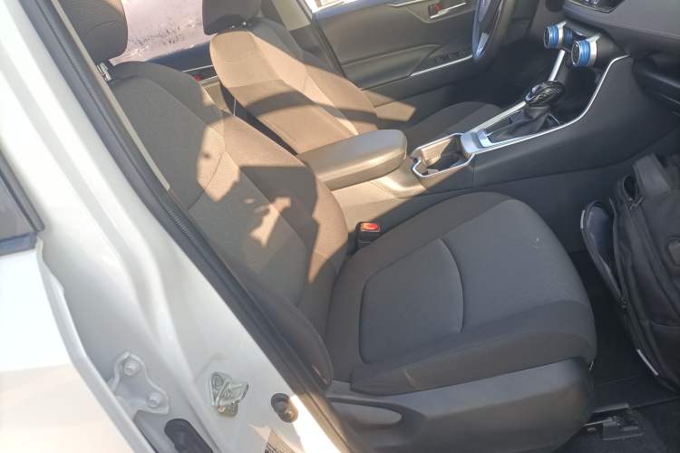 Used Toyota RAV4 2021 2.0L CVT Two-Wheel Drive Fashion Edition