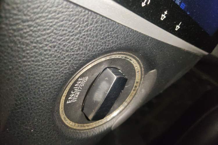 Used Volkswagen Magotan 2016 1.8TSI Luxury Comfort Model
