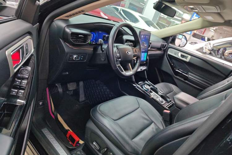 Used Ford Explorer 2020 EcoBoost 285 4x4 Titanium Edition 7-Seater
