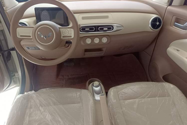 Used Wuling Hongguang MINIEV 2025 Four-Door Version Advanced Edition
