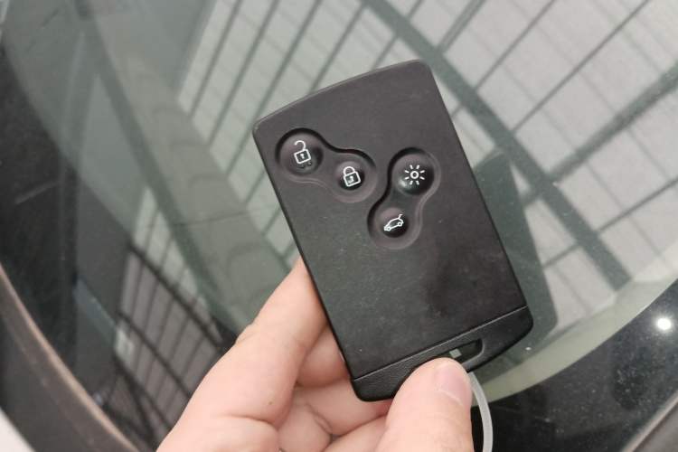 Used Renault Koleos (Import) 2014 2.0L Two-Wheel Drive Comfort Edition