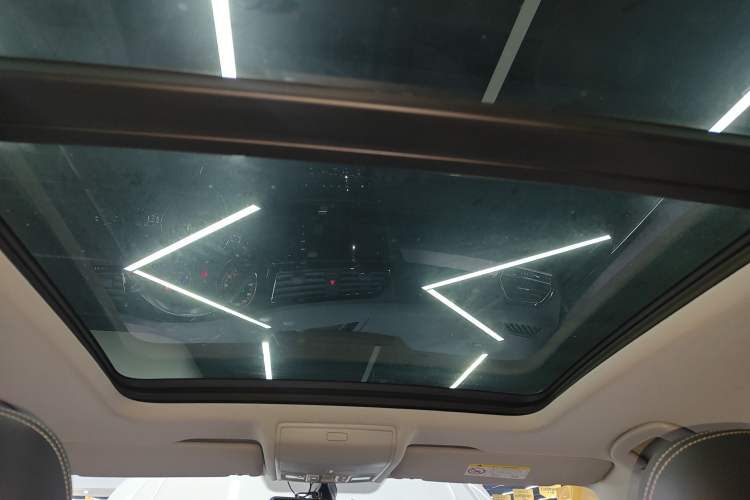 Used Volkswagen Tiguan L 2021 330TSI Automatic Two-Wheel Drive Smart Edition