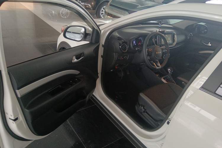 Used Kia Stonic 2021 1.4L CVT Fun Edition
