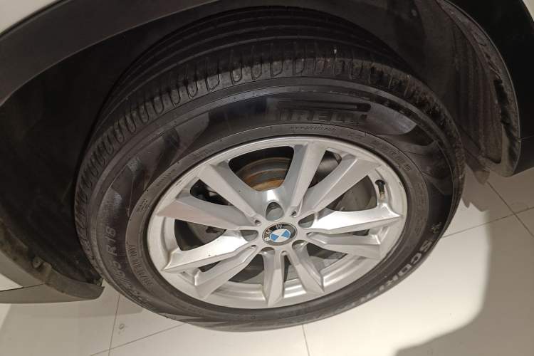 Used BMW X5 2015 xDrive28i
