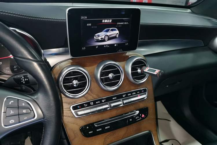 Used Mercedes-Benz GLC 2019 Facelift GLC 260 L 4MATIC Luxury Model
