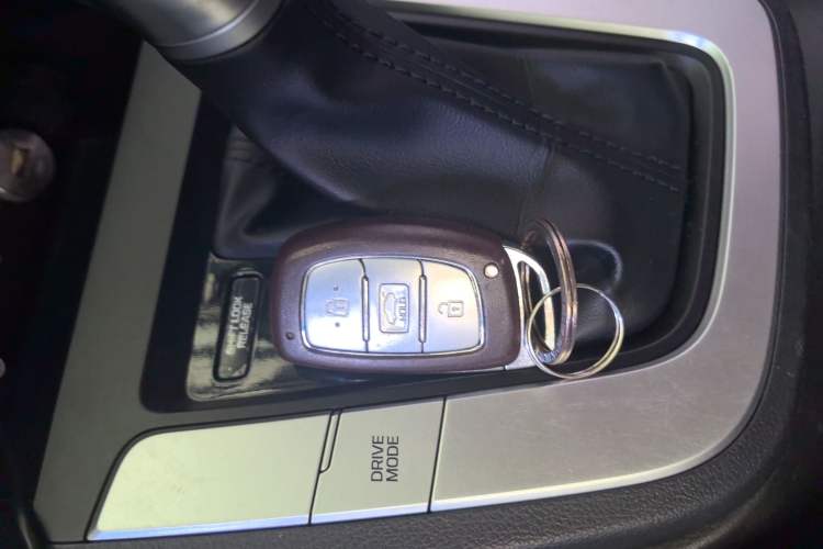 Used Hyundai Elantra 2016 1.6L Automatic ZhiXuan – Elite Version