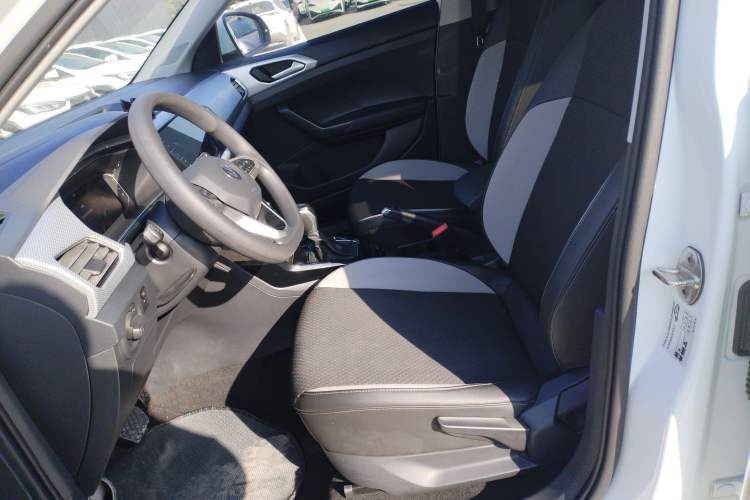 Used Volkswagen Tacqua 2021 200TSI DSG JoyConnect Edition