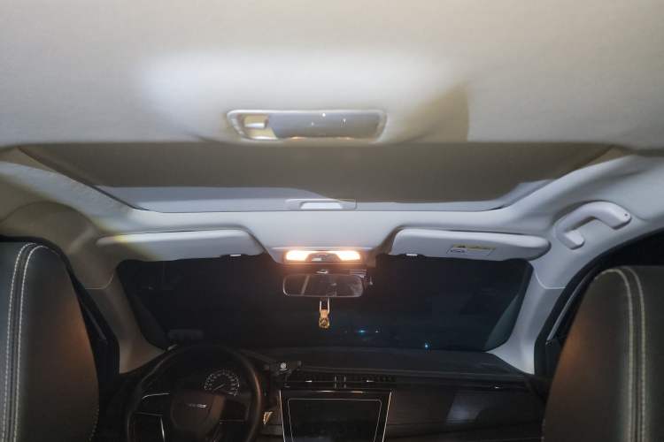 Used Venucia D60 2023 PLUS 1.6L XE CVT Trendy Edition
