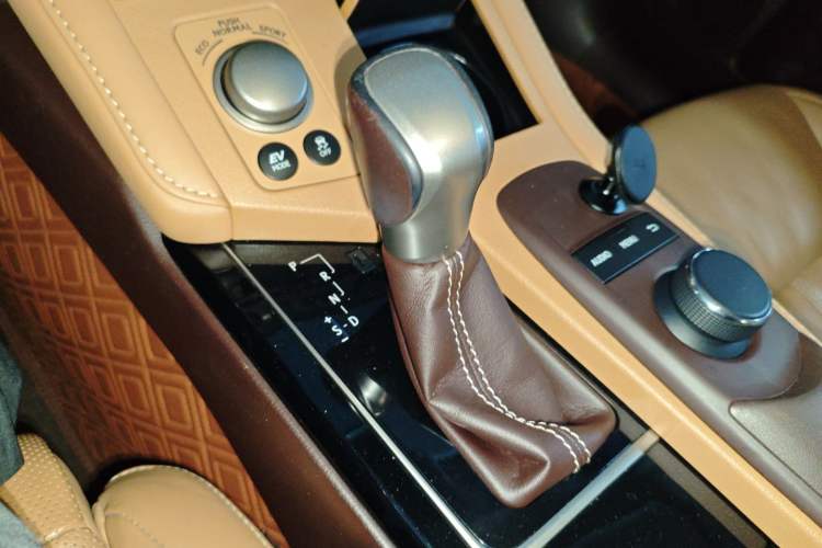 Used Lexus ES 2015 300h Luxury Edition