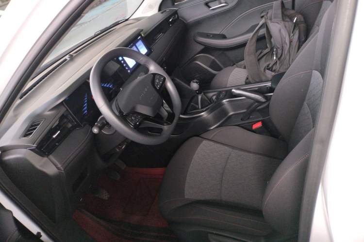 Used Roewe i5 2023 1.5L Manual Comfort Edition