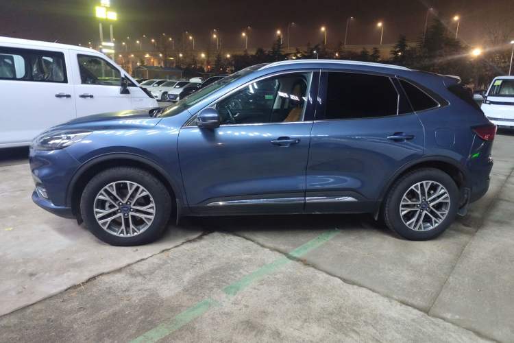 Used Ford Escape 2020 EcoBoost 245 Two-Wheel-Drive Titanium Edition
