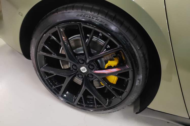 Used  SU7 2024 Four-Wheel Drive Ultra-Long Range Advanced Intelligent Driving Max Edition
